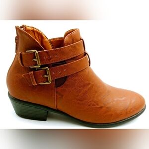 Wild Diva Womans Manny Double Strap Ankle Bootie Brown Cushioned  Sz 6  NEW